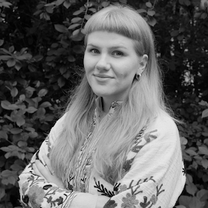 Henkilön kasvokuva Lotta Kivelä